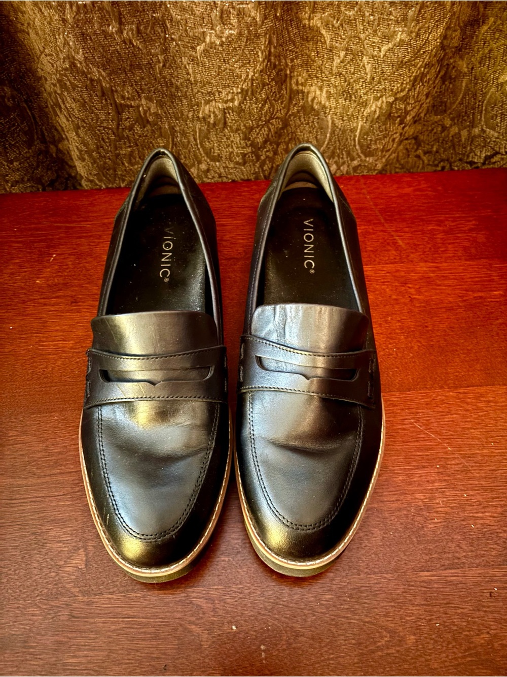 Vionic Black Womens “Cheryl 2” Leather Penny Loafers, size 9 W